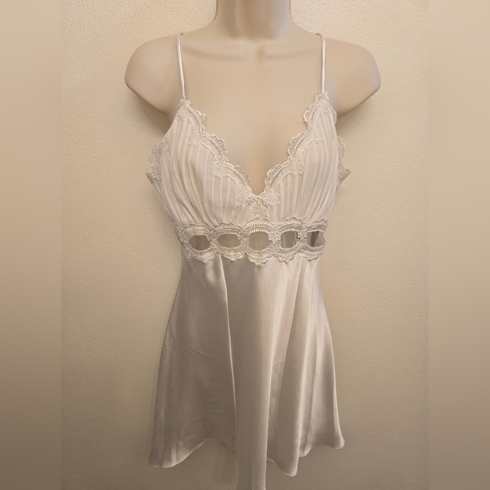 NWT Luciano Dante Luxurious Cream Lace Chemise